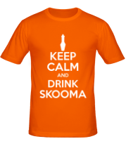 Мужская футболка Keep calm and drink skooma фото