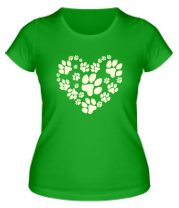Женская футболка Сердце из собачьих следов (свет) фото