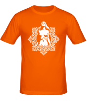 Мужская футболка Девушка в круге из кельтских узоров фото