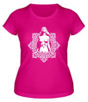 Женская футболка Девушка в круге из кельтских узоров фото