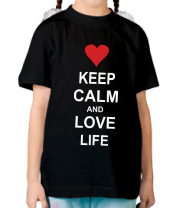 Детская футболка Keep calm and love life фото